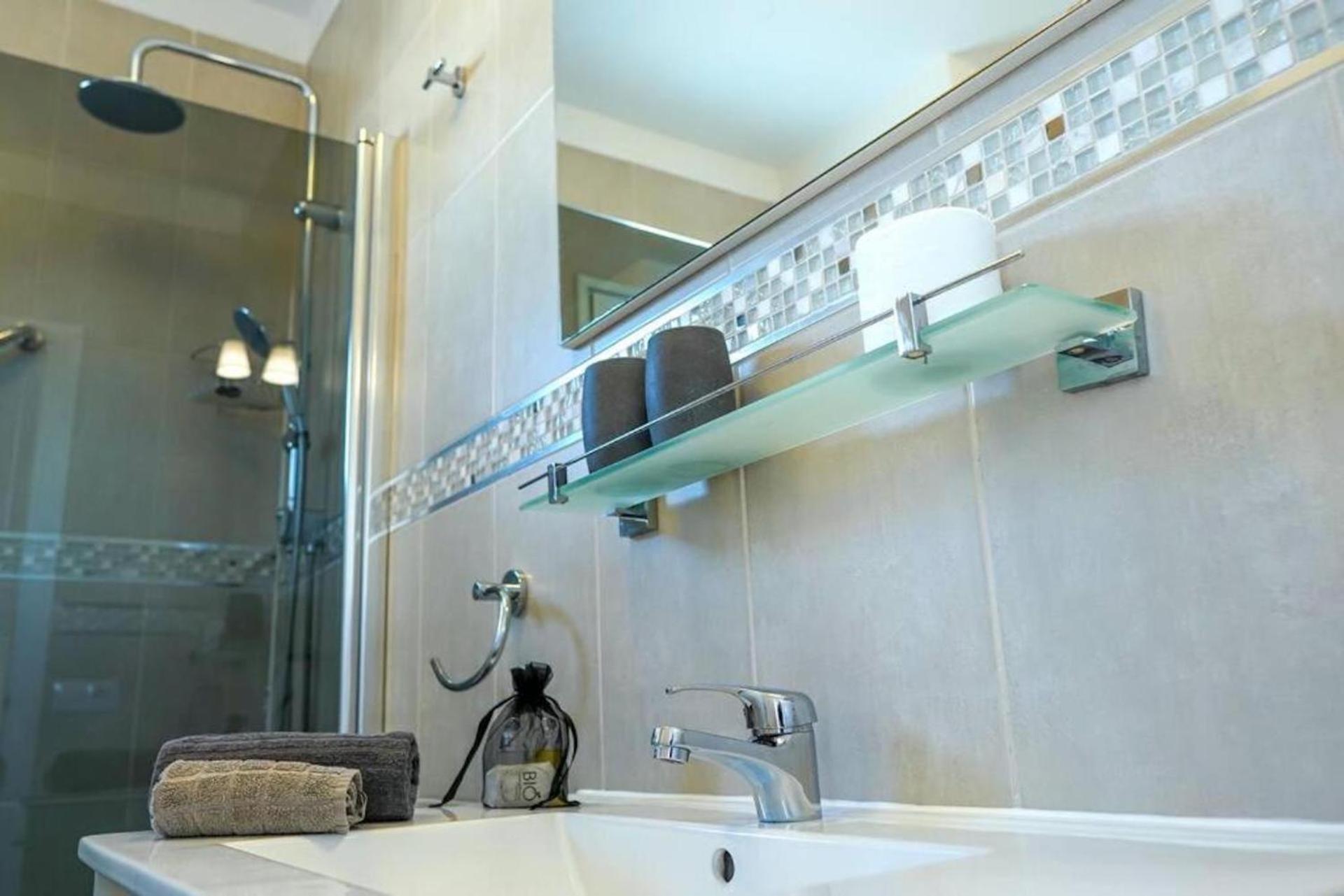 Amazing 2 Bedroom Flat With Beachfront And Pool, Paraiso Del Sur A306 플라야 파라이소 외부 사진
