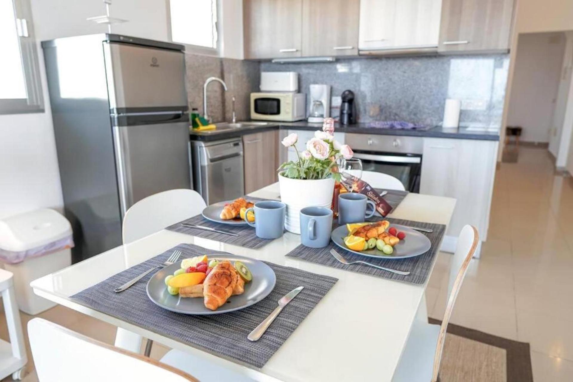 Amazing 2 Bedroom Flat With Beachfront And Pool, Paraiso Del Sur A306 플라야 파라이소 외부 사진